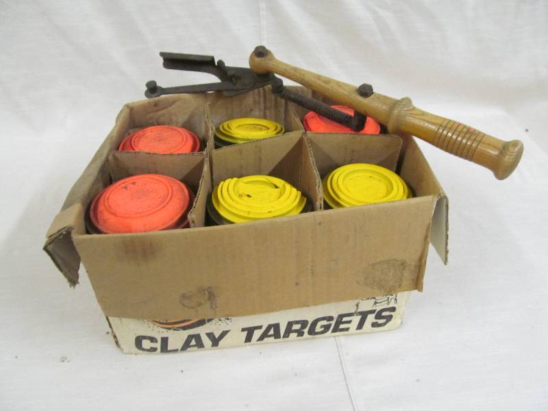 lot 121 image: clay pigeons