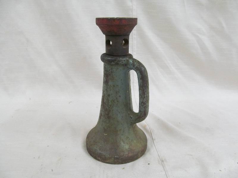 lot 131 image: vintage screw jack