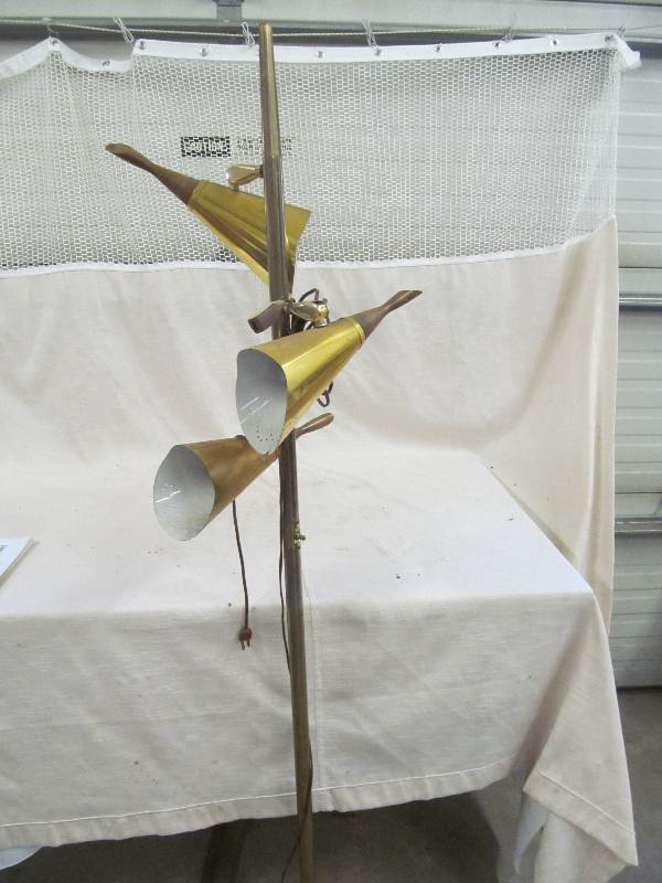 lot 136 image: vinatge floor lamp