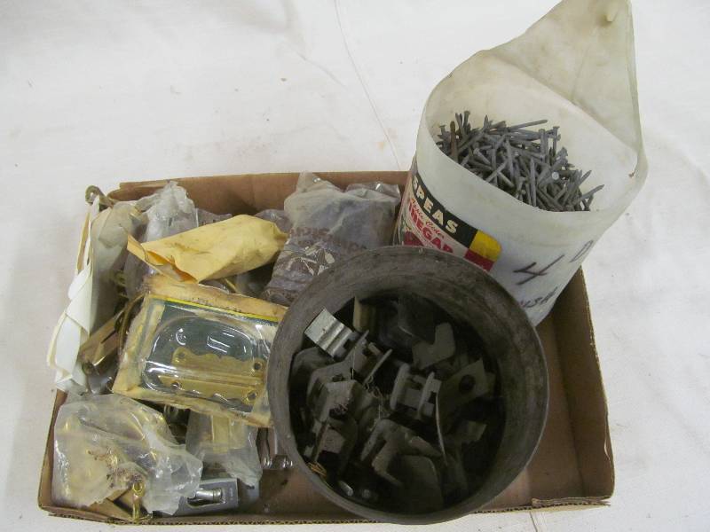 lot 138 image: hardware