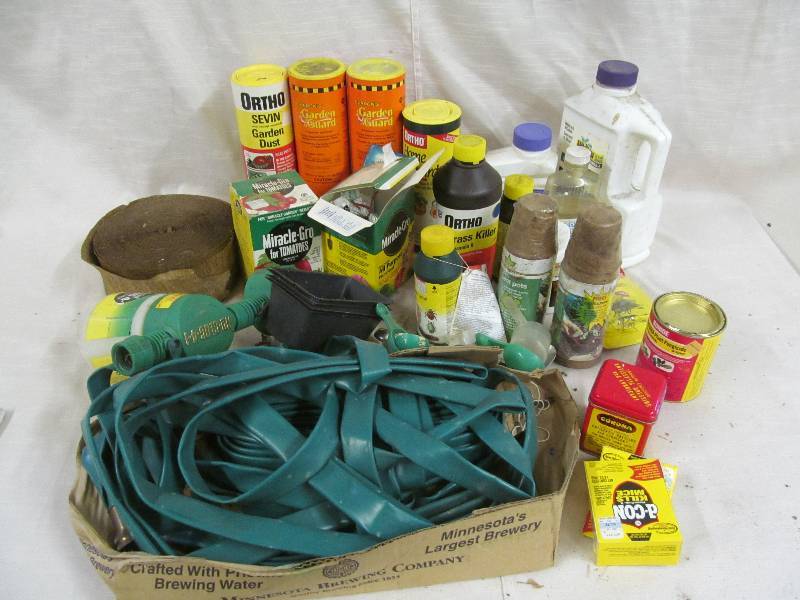 lot 145 image: garden dust, pots hose