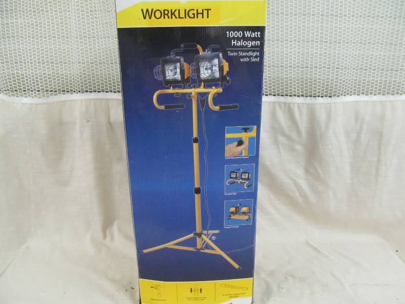 lot 146 image: Halogen work light