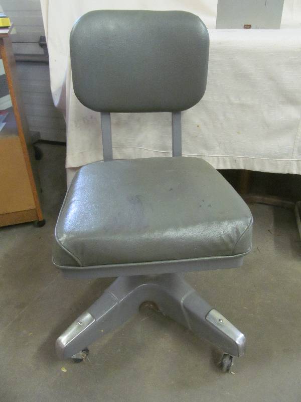 lot 169 image: Office Chair