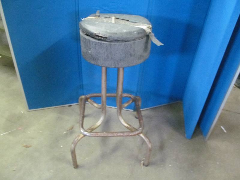 lot 180 image: Stool