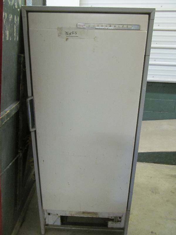 lot 189 image: Refrigerator