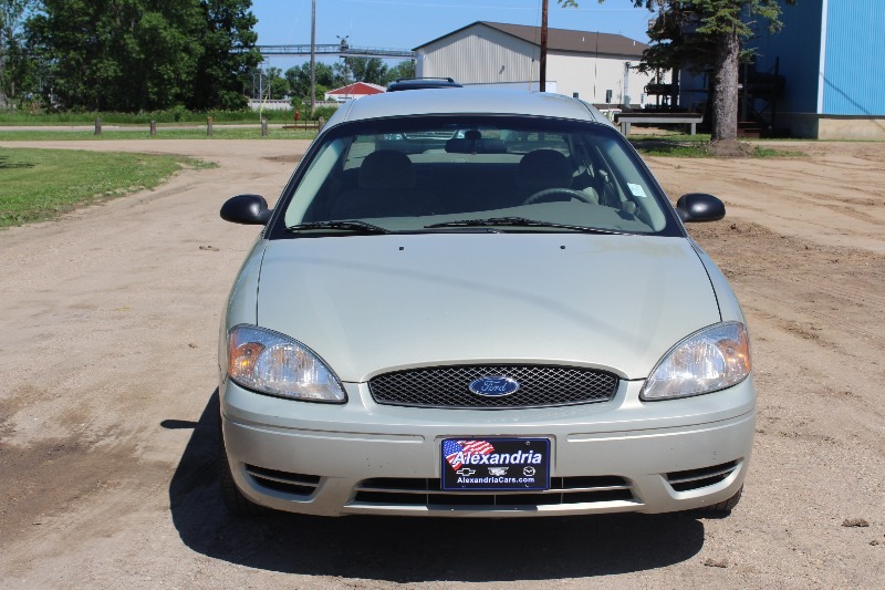 2007 Ford Taurus SE - 114,177 Miles - Extra Clean