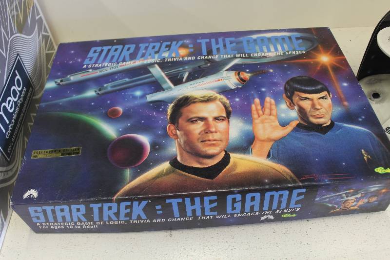 lot 1 image: Lot of Vintage 1970s Star Trek Memorabilia IncludingCollectors Game #117,524 of 200,000 and More