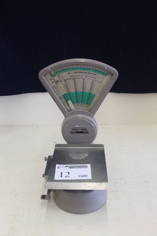 lot 12 image: Pitney Bowes Postal Scale