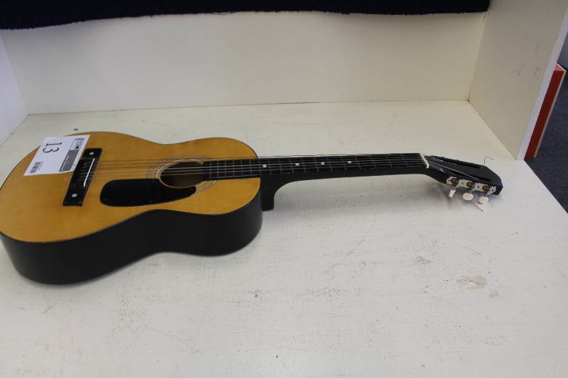 lot 13 image: 6-String Guitar