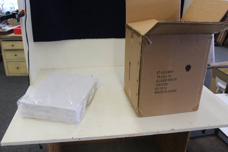 lot 17 image: Box Lot of Heavy Duty Gift Bags