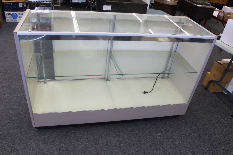 lot 28 image: Commercial Glass Top, Front and Shelf Lighted Display Case