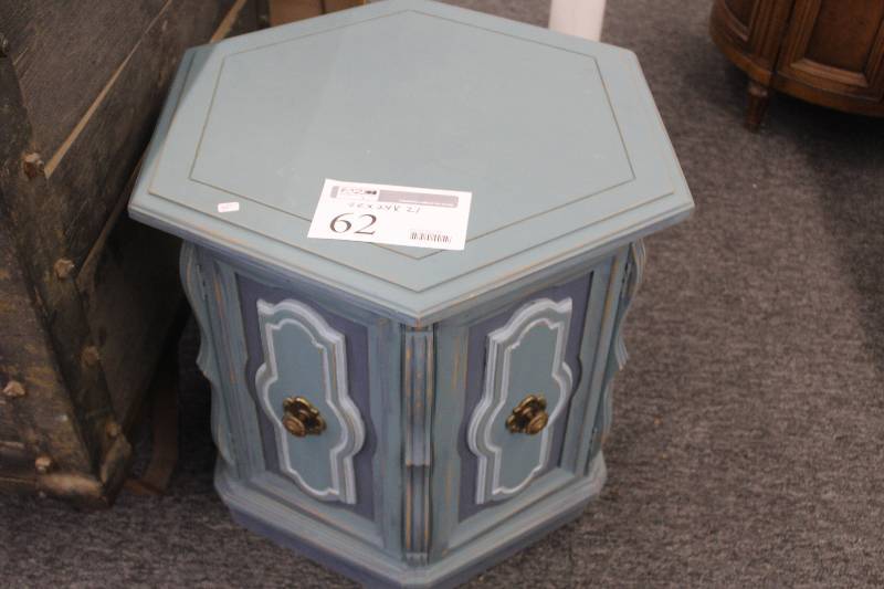 lot 62 image: End Table