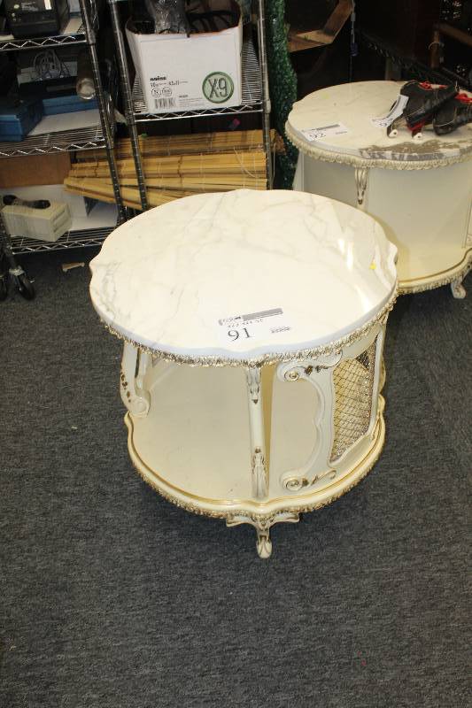 lot 91 image: Vintage 1940 Italian Carved Marble Table