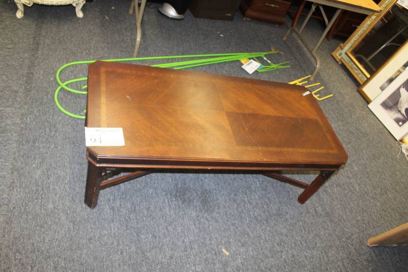 lot 94 image: Mahogany Coffee Table