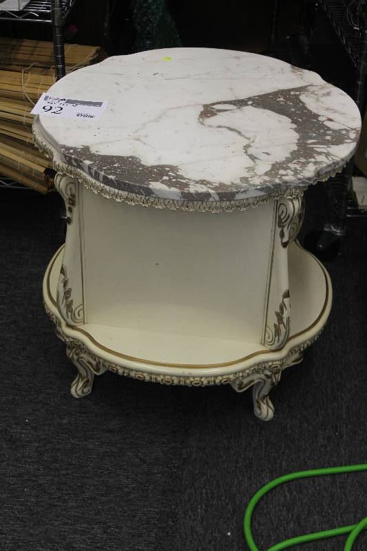lot 92 image: Vintage 1940 Italian Carved Marble Table