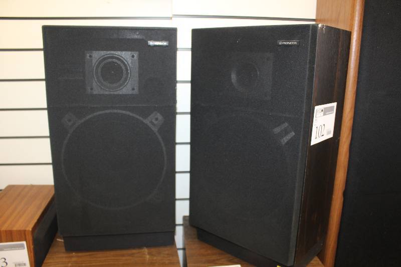 lot 102 image: Lot of (2) Pioneer Floor Speakers