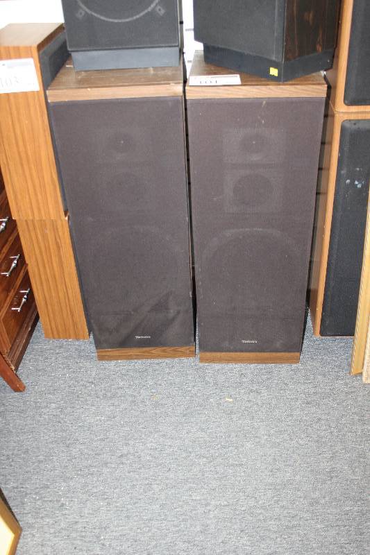 lot 101 image: Lot of (2) Technics 3-Way Floor Speakers