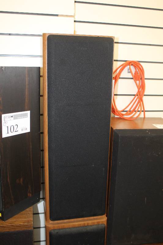 lot 100 image: Lot of (2) Technics 3-Way Floor Speakers