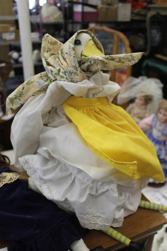 lot 120 image: Lot of (2) Dolls