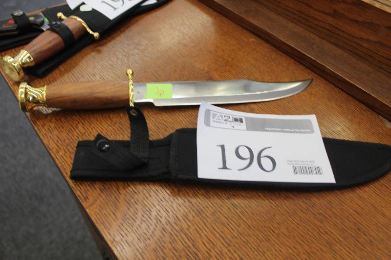 lot 196 image: Collectible Bowie Knife w Sheath