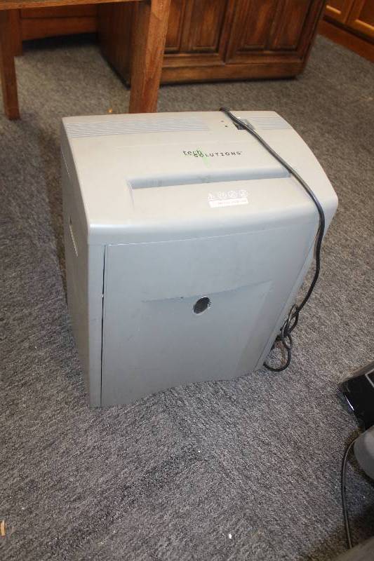 lot 201 image: Tech Solutions Shredder