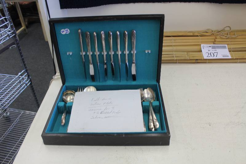 lot 145 image: Full Service Silver Plate 8-Serving Set  6-Dessert Forks w Case