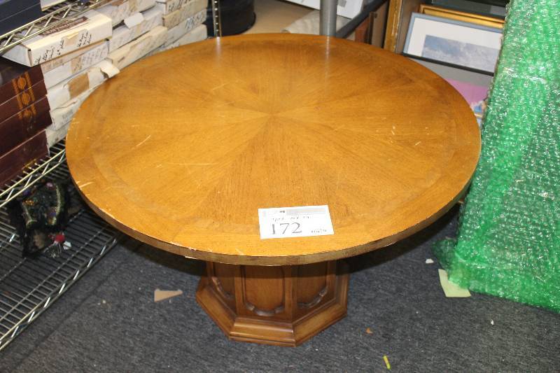 lot 172 image: Round Table