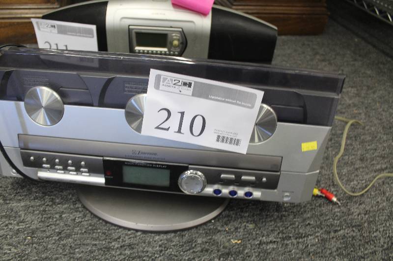 lot 210 image: Emerson Portable Stereo