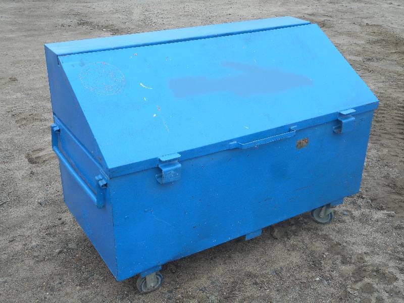 lot 4 image: Industrial Rolling Gang Box, Measur...