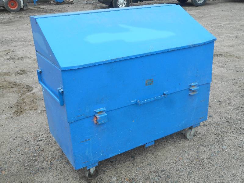 lot 7 image: Industrial Rolling Gang Box, Measur...