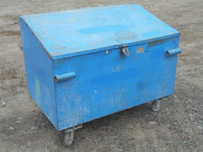 lot 8 image: Industrial Rolling Gang Box, Measur...