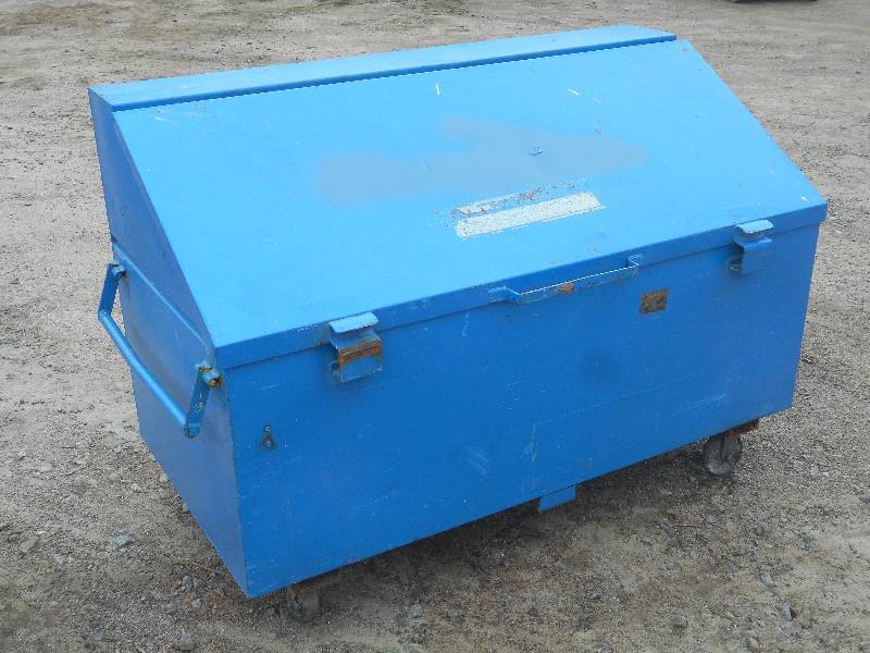 lot 9 image: Industrial Rolling Gang Box, Measur...