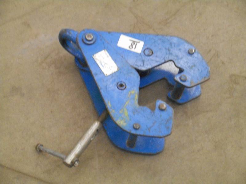 lot 18 image: Corso Commercial 3-Ton I-Beam Clamp...