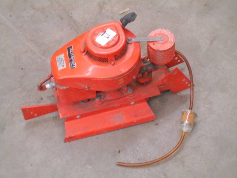 lot 19 image: Jacobsen Vertical Shaft Engine, Ser...