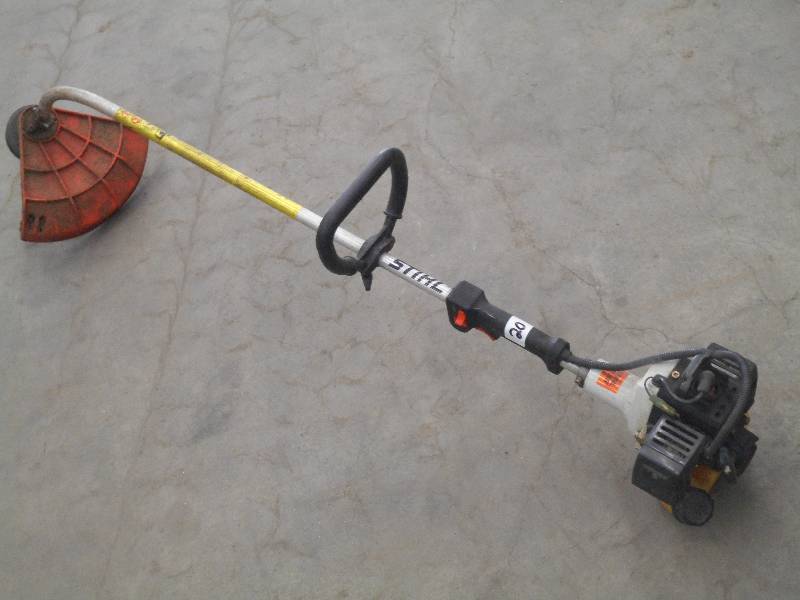 lot 20 image: Stihl FS56 Grass Trimmer ...