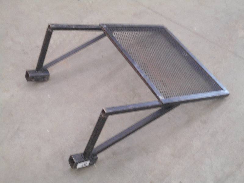 lot 27 image: Steel EquipmentTractor Step, 16x2...