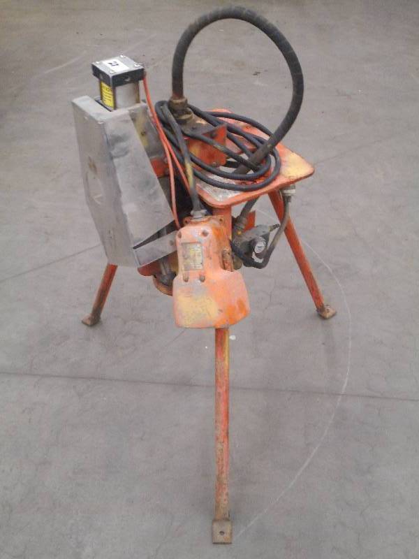 lot 28 image: Victualic Commercial 120Volt Roll G...