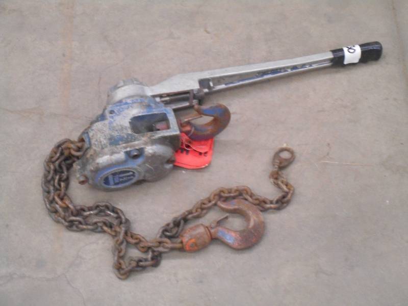 lot 30 image: Heavy Duty Aluminum 1.5-Ton Jet Pul...