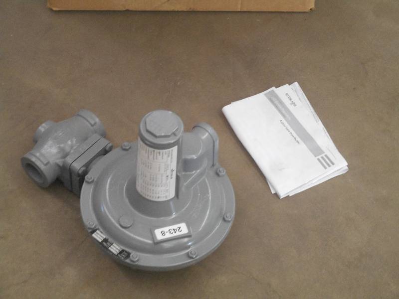 lot 42 image: New Sensus Model 243-8 Gas Regulato...