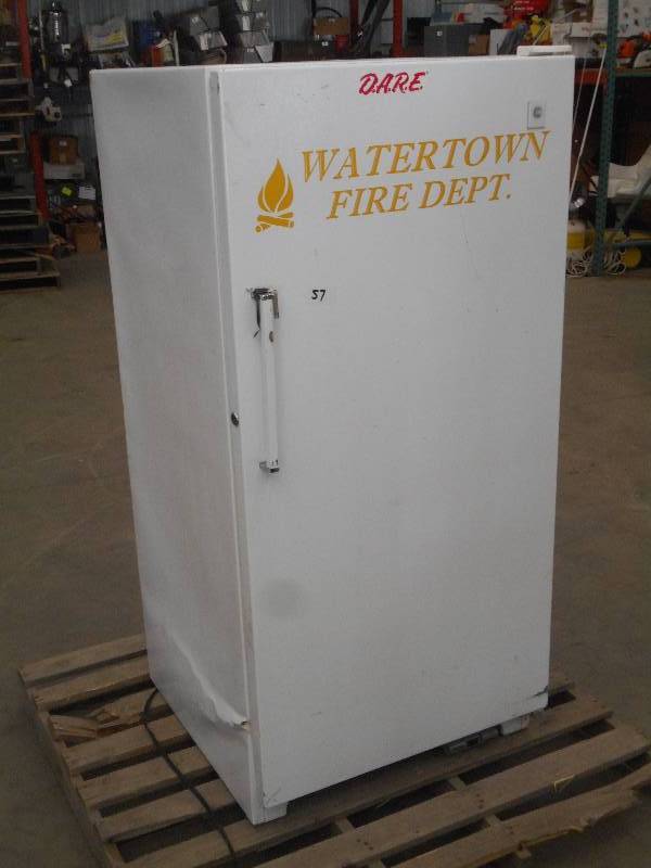 lot 57 image: GE 115Volt Freezer, 5ft Height, Loc...