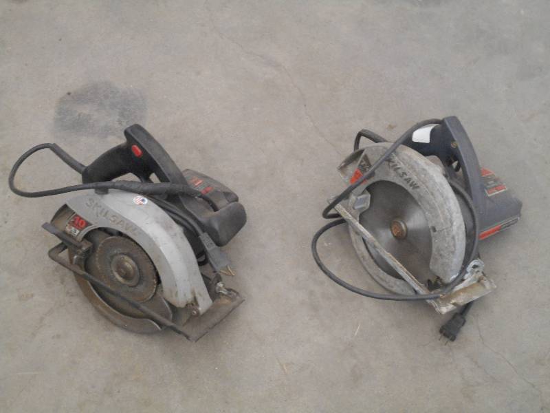 lot 71 image: (2) Skilsaw 7.25 Circular Saws ...