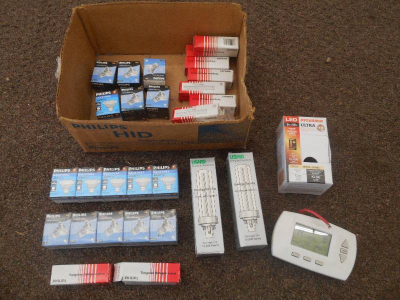 lot 83 image: Box Of Assorted Light Bulbs & Honey...
