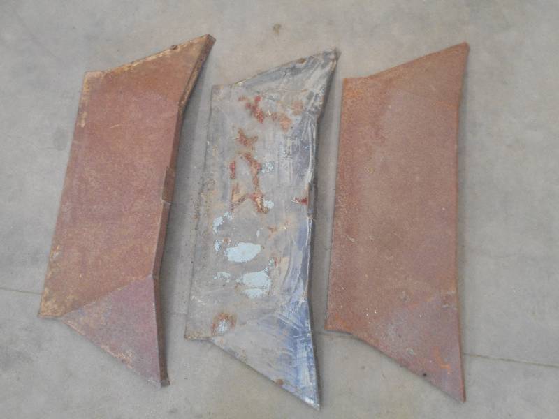 lot 104 image: (3) Vintage MGA Car Battery Box Cov...