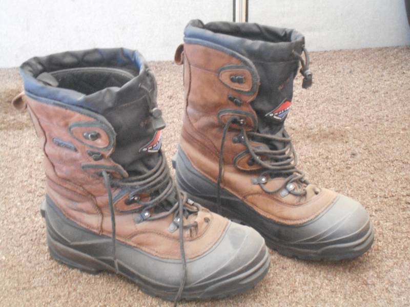 lot 106 image: Pair Of Like New Columbia Insulated...