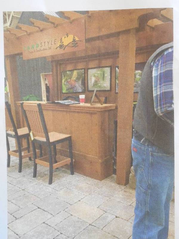 lot 6 image: Cedar Sales Booth  Bar  Produce Stand Set