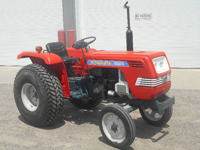 lot 3 image: Shibaura SD2200 Compact Diesel Tractor