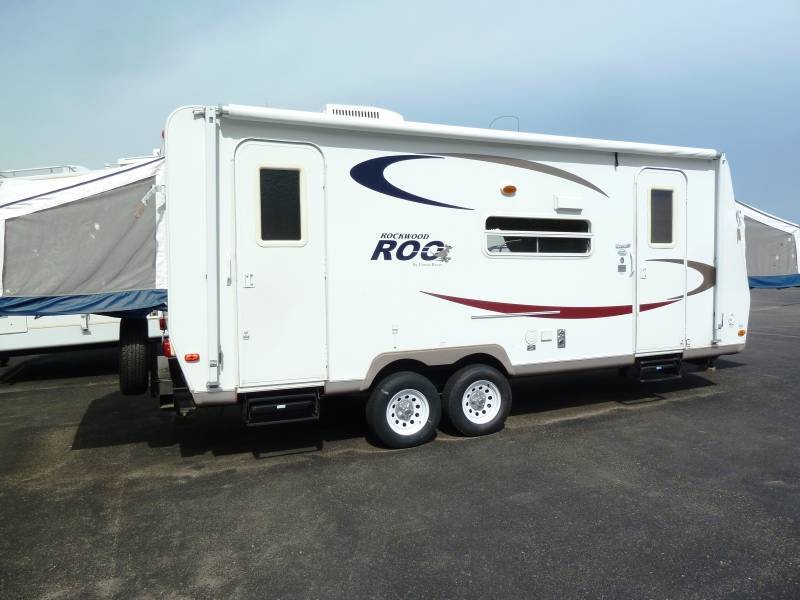 lot 1 image: 2006 Forest River Rockwood Roo 23B Hybrid Travel Trailer wSlide-out