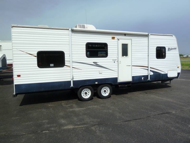 lot 2 image: 2008 Keystone Hideout 27 Bunkhouse Travel Trailer