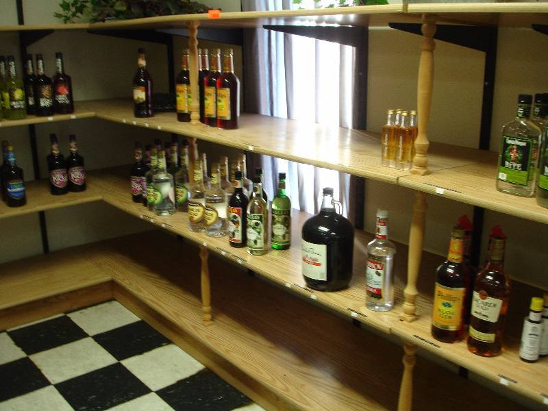 lot 16 image: Shelving