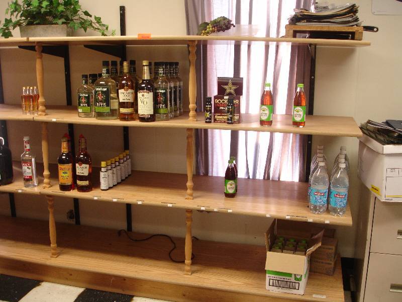 lot 17 image: Shelving